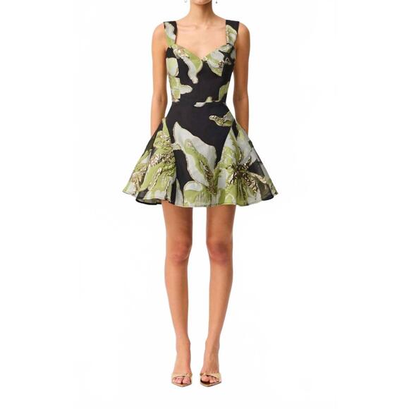 ELLIATT Dresses & Skirts - NEW ELLIATT elysia a line mini dress in green